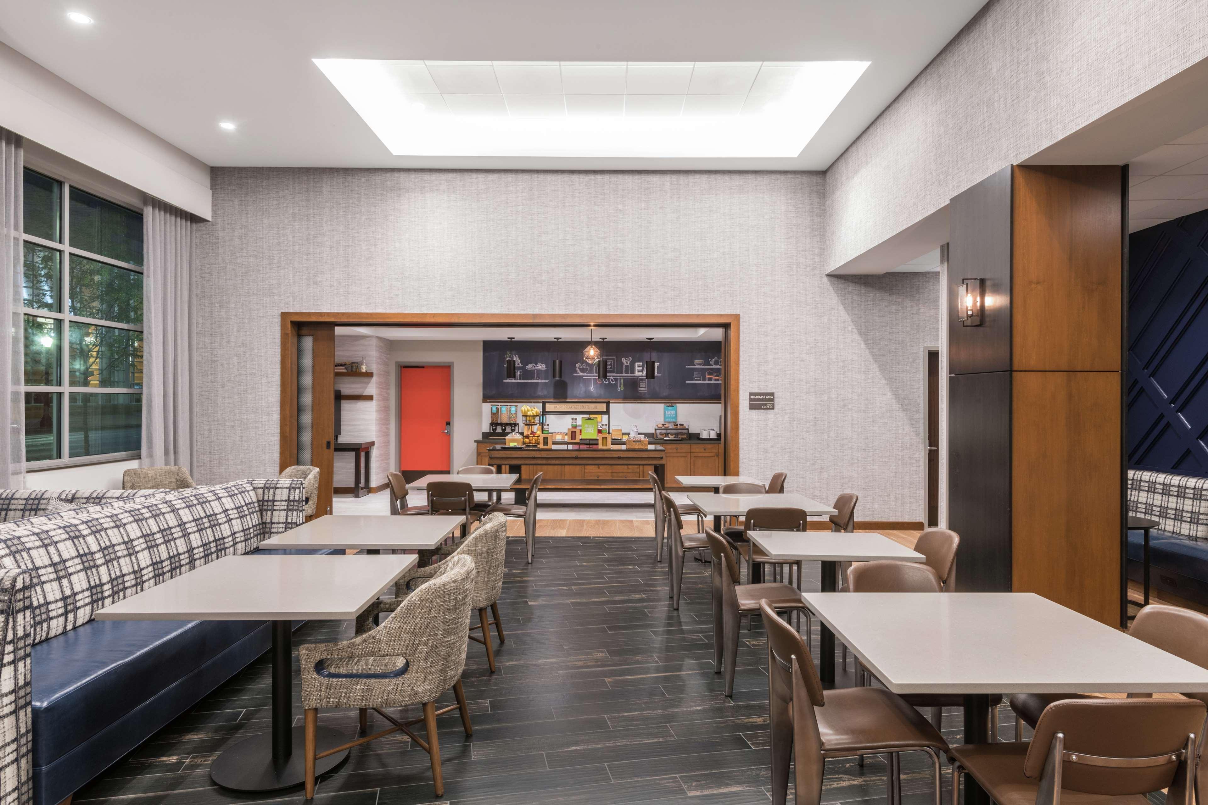 Hampton Inn & Suites Fort Wayne Downtown Εξωτερικό φωτογραφία