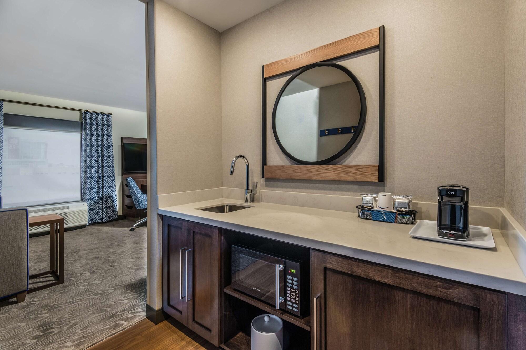 Hampton Inn & Suites Fort Wayne Downtown Εξωτερικό φωτογραφία