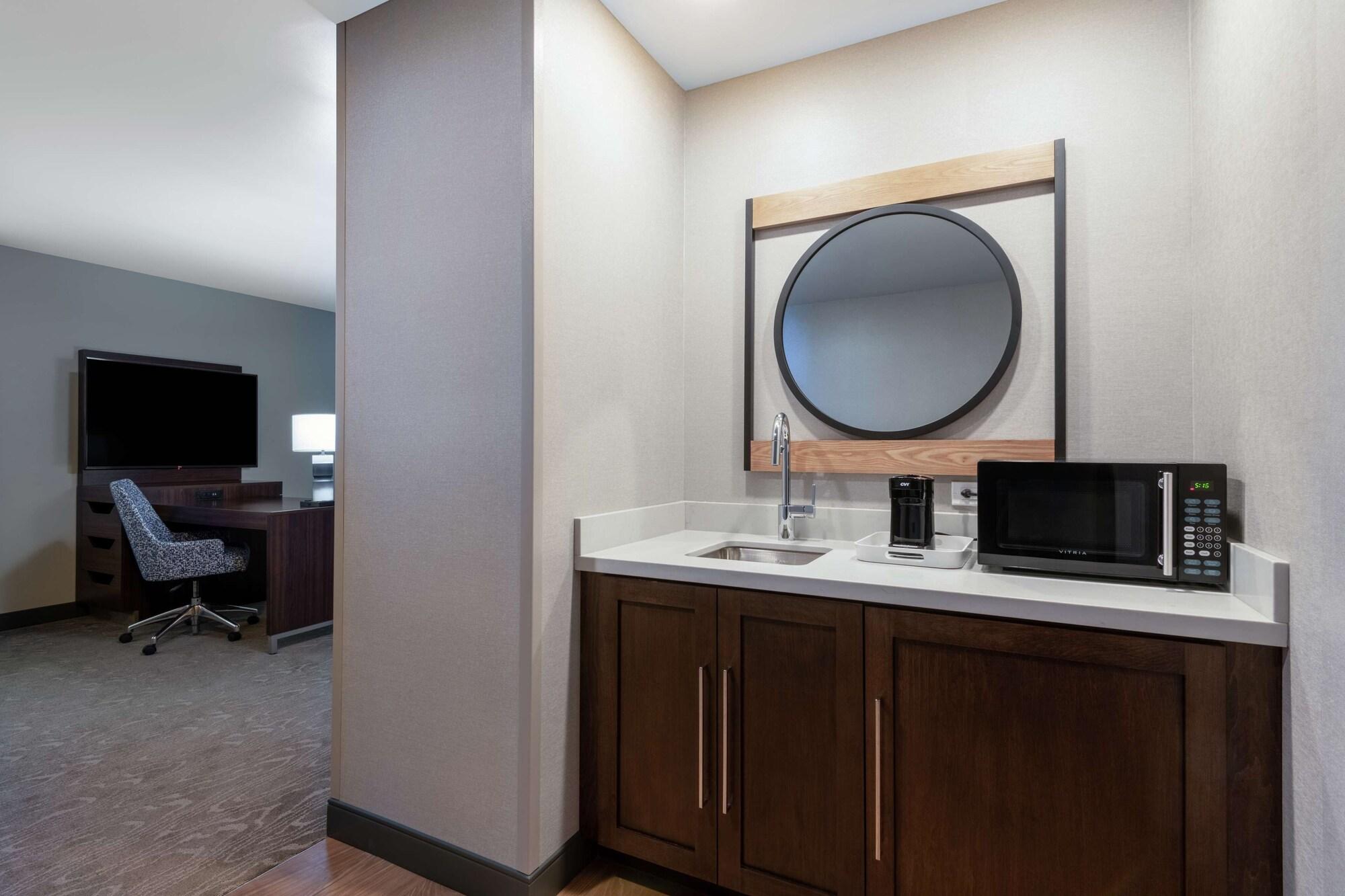 Hampton Inn & Suites Fort Wayne Downtown Εξωτερικό φωτογραφία