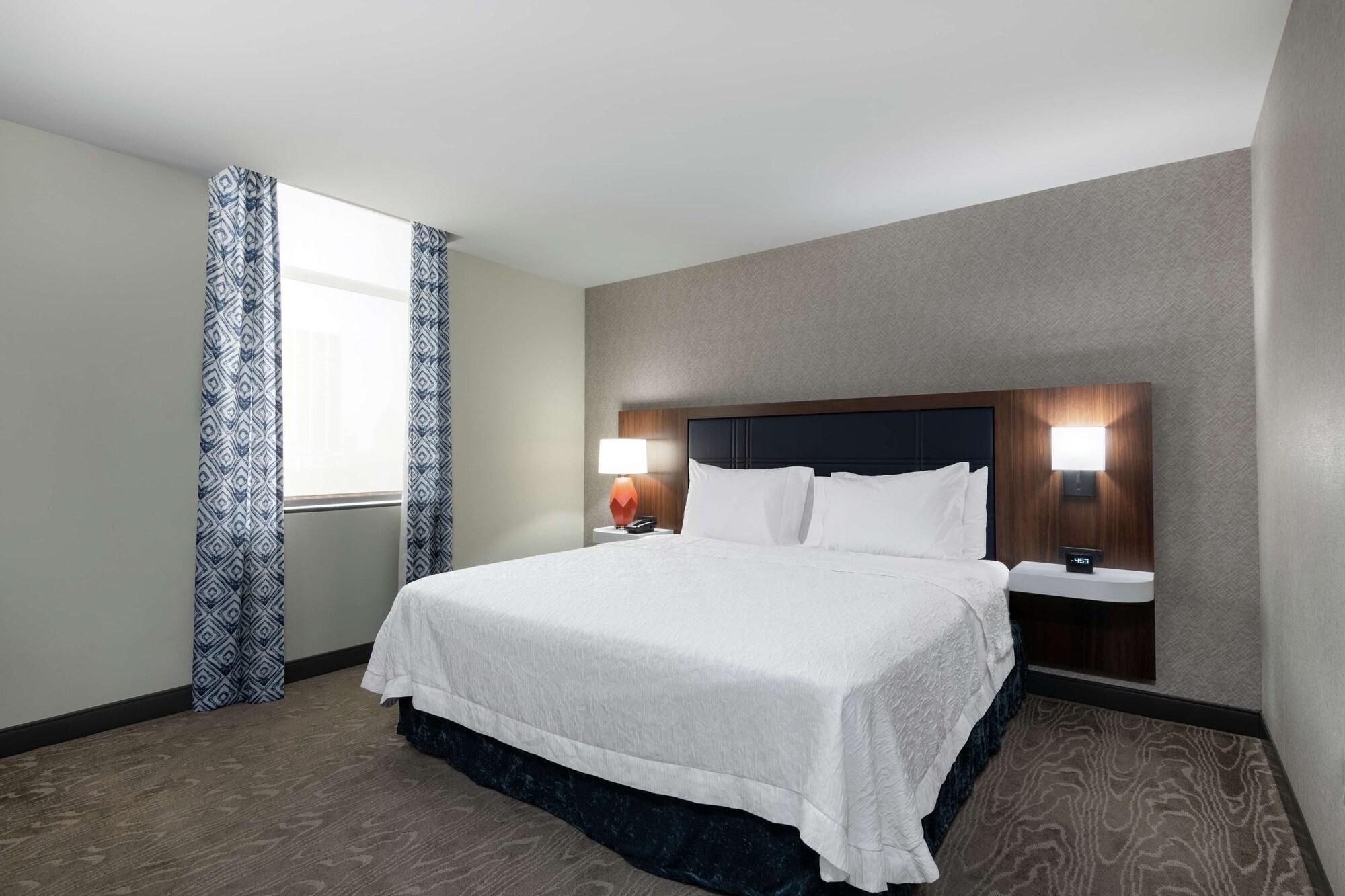Hampton Inn & Suites Fort Wayne Downtown Εξωτερικό φωτογραφία