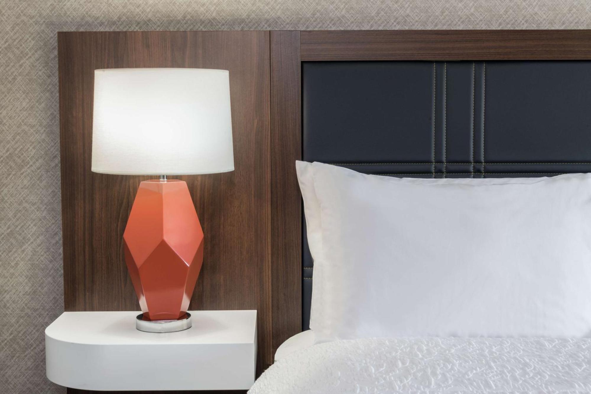 Hampton Inn & Suites Fort Wayne Downtown Εξωτερικό φωτογραφία