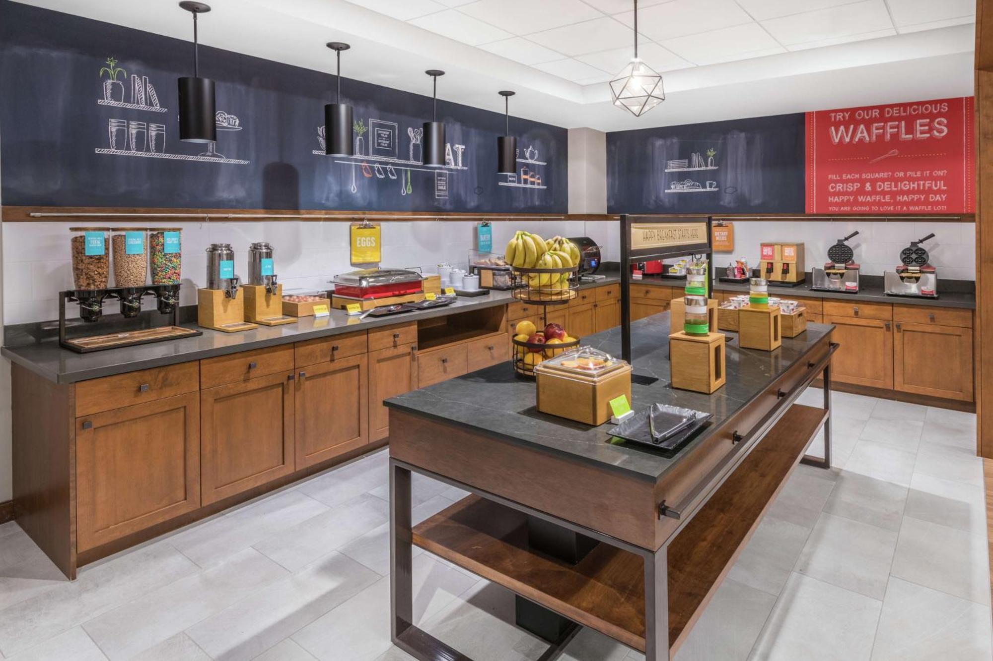 Hampton Inn & Suites Fort Wayne Downtown Εξωτερικό φωτογραφία